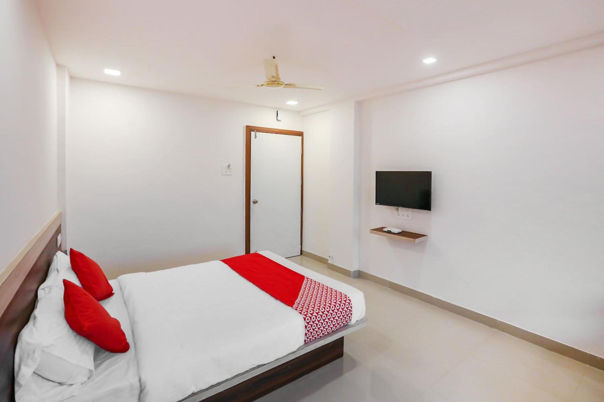Hotel O Pingara Executive Phursungi Екстер'єр фото